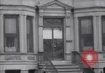 Standbild Brownstone Gebäude 1887 in New York New York City USA, 1939, aus Sekunde 37 historischem Filmmaterial Videoclip 65675035842