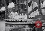 Standbild Snow Ball Warenkorb New York United States USA, 1939, aus Sekunde 34 historischem Filmmaterial Videoclip 65675035844