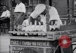 Standbild Snow Ball Warenkorb New York United States USA, 1939, aus Sekunde 41 historischem Filmmaterial Videoclip 65675035844