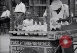 Standbild Snow Ball Warenkorb New York United States USA, 1939, aus Sekunde 49 historischem Filmmaterial Videoclip 65675035844