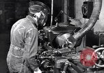 Standbild Die Wissenschaftler arbeiten an Uran Oak Ridge Tennessee, 1946, aus Sekunde 1 historischem Filmmaterial Videoclip 65675035851