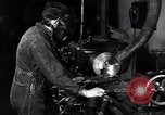 Standbild Die Wissenschaftler arbeiten an Uran Oak Ridge Tennessee, 1946, aus Sekunde 6 historischem Filmmaterial Videoclip 65675035851