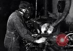 Standbild Die Wissenschaftler arbeiten an Uran Oak Ridge Tennessee, 1946, aus Sekunde 11 historischem Filmmaterial Videoclip 65675035851