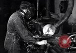 Standbild Die Wissenschaftler arbeiten an Uran Oak Ridge Tennessee, 1946, aus Sekunde 12 historischem Filmmaterial Videoclip 65675035851