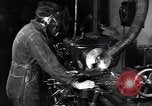 Standbild Die Wissenschaftler arbeiten an Uran Oak Ridge Tennessee, 1946, aus Sekunde 17 historischem Filmmaterial Videoclip 65675035851