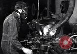 Standbild Die Wissenschaftler arbeiten an Uran Oak Ridge Tennessee, 1946, aus Sekunde 25 historischem Filmmaterial Videoclip 65675035851