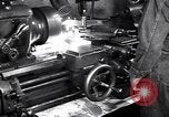Standbild Die Wissenschaftler arbeiten an Uran Oak Ridge Tennessee, 1946, aus Sekunde 33 historischem Filmmaterial Videoclip 65675035851
