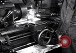 Standbild Die Wissenschaftler arbeiten an Uran Oak Ridge Tennessee, 1946, aus Sekunde 41 historischem Filmmaterial Videoclip 65675035851