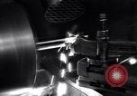 Standbild Die Wissenschaftler arbeiten an Uran Oak Ridge Tennessee, 1946, aus Sekunde 56 historischem Filmmaterial Videoclip 65675035851