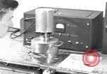 Standbild Techniker und Ausrüstung Oak Ridge Tennessee, 1946, aus Sekunde 1 historischem Filmmaterial Videoclip 65675035853