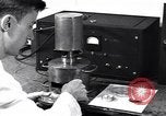 Standbild Techniker und Ausrüstung Oak Ridge Tennessee, 1946, aus Sekunde 6 historischem Filmmaterial Videoclip 65675035853