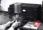 Standbild Techniker und Ausrüstung Oak Ridge Tennessee, 1946, aus Sekunde 9 historischem Filmmaterial Videoclip 65675035853