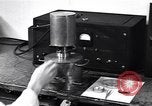 Standbild Techniker und Ausrüstung Oak Ridge Tennessee, 1946, aus Sekunde 11 historischem Filmmaterial Videoclip 65675035853