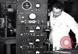 Standbild Techniker und Ausrüstung Oak Ridge Tennessee, 1946, aus Sekunde 29 historischem Filmmaterial Videoclip 65675035853