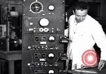 Standbild Techniker und Ausrüstung Oak Ridge Tennessee, 1946, aus Sekunde 30 historischem Filmmaterial Videoclip 65675035853