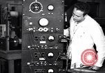 Standbild Techniker und Ausrüstung Oak Ridge Tennessee, 1946, aus Sekunde 38 historischem Filmmaterial Videoclip 65675035853