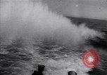 Standbild Amerikanische Marine drop Wasserbomben Ersten Weltkrieg Atlantik, 1917, aus Sekunde 10 historischem Filmmaterial Videoclip 65675035875