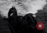 Standbild Amerikanische Marine drop Wasserbomben Ersten Weltkrieg Atlantik, 1917, aus Sekunde 24 historischem Filmmaterial Videoclip 65675035875