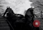 Standbild Amerikanische Marine drop Wasserbomben Ersten Weltkrieg Atlantik, 1917, aus Sekunde 30 historischem Filmmaterial Videoclip 65675035875