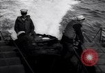 Standbild Amerikanische Marine drop Wasserbomben Ersten Weltkrieg Atlantik, 1917, aus Sekunde 31 historischem Filmmaterial Videoclip 65675035875