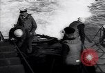 Standbild Amerikanische Marine drop Wasserbomben Ersten Weltkrieg Atlantik, 1917, aus Sekunde 39 historischem Filmmaterial Videoclip 65675035875