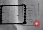 Standbild Vertrag von Versailles Unterzeichnung Paris Frankreich, 1919, aus Sekunde 3 historischem Filmmaterial Videoclip 65675035880