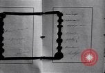 Standbild Vertrag von Versailles Unterzeichnung Paris Frankreich, 1919, aus Sekunde 11 historischem Filmmaterial Videoclip 65675035880