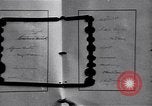 Standbild Vertrag von Versailles Unterzeichnung Paris Frankreich, 1919, aus Sekunde 28 historischem Filmmaterial Videoclip 65675035880