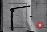 Standbild Vertrag von Versailles Unterzeichnung Paris Frankreich, 1919, aus Sekunde 48 historischem Filmmaterial Videoclip 65675035880