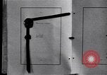 Standbild Vertrag von Versailles Unterzeichnung Paris Frankreich, 1919, aus Sekunde 49 historischem Filmmaterial Videoclip 65675035880