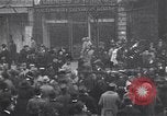 Image célébration le jour d'Armistice Paris France, 1918, de la seconde 8 séquences d'archives historiques vidéo 65675035883