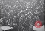 Image célébration le jour d'Armistice Paris France, 1918, de la seconde 13 séquences d'archives historiques vidéo 65675035883