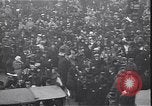 Image célébration le jour d'Armistice Paris France, 1918, de la seconde 14 séquences d'archives historiques vidéo 65675035883