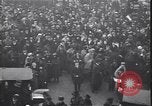 Image célébration le jour d'Armistice Paris France, 1918, de la seconde 19 séquences d'archives historiques vidéo 65675035883