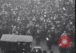 Image célébration le jour d'Armistice Paris France, 1918, de la seconde 20 séquences d'archives historiques vidéo 65675035883