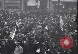Image célébration le jour d'Armistice Paris France, 1918, de la seconde 24 séquences d'archives historiques vidéo 65675035883