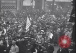 Image célébration le jour d'Armistice Paris France, 1918, de la seconde 25 séquences d'archives historiques vidéo 65675035883