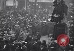 Image célébration le jour d'Armistice Paris France, 1918, de la seconde 27 séquences d'archives historiques vidéo 65675035883