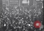 Image célébration le jour d'Armistice Paris France, 1918, de la seconde 32 séquences d'archives historiques vidéo 65675035883