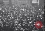 Image célébration le jour d'Armistice Paris France, 1918, de la seconde 33 séquences d'archives historiques vidéo 65675035883