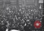Image célébration le jour d'Armistice Paris France, 1918, de la seconde 35 séquences d'archives historiques vidéo 65675035883