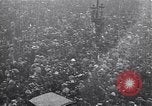 Image célébration le jour d'Armistice Paris France, 1918, de la seconde 58 séquences d'archives historiques vidéo 65675035883