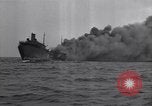 Image Sinking Ship Atlantic Ocean off New Jersey USA, 1942, de la seconde 15 séquences d'archives historiques vidéo 65675035891