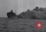 Image Sinking Ship Atlantic Ocean off New Jersey USA, 1942, de la seconde 17 séquences d'archives historiques vidéo 65675035891