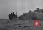 Image Sinking Ship Atlantic Ocean off New Jersey USA, 1942, de la seconde 18 séquences d'archives historiques vidéo 65675035891