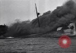 Standbild brennendes Schiff aus New Jersey Küste Atlantic Ocean off New Jersey USA, 1942, aus Sekunde 5 historischem Filmmaterial Videoclip 65675035892