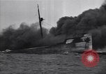 Standbild brennendes Schiff aus New Jersey Küste Atlantic Ocean off New Jersey USA, 1942, aus Sekunde 7 historischem Filmmaterial Videoclip 65675035892