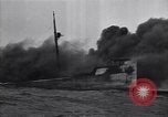 Standbild brennendes Schiff aus New Jersey Küste Atlantic Ocean off New Jersey USA, 1942, aus Sekunde 8 historischem Filmmaterial Videoclip 65675035892