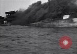 Standbild brennendes Schiff aus New Jersey Küste Atlantic Ocean off New Jersey USA, 1942, aus Sekunde 28 historischem Filmmaterial Videoclip 65675035892