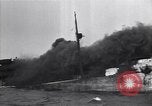 Standbild brennendes Schiff aus New Jersey Küste Atlantic Ocean off New Jersey USA, 1942, aus Sekunde 37 historischem Filmmaterial Videoclip 65675035892